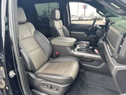 Used 2023 Chevrolet Silverado 1500 ZR2 w/ Technology Package image 12