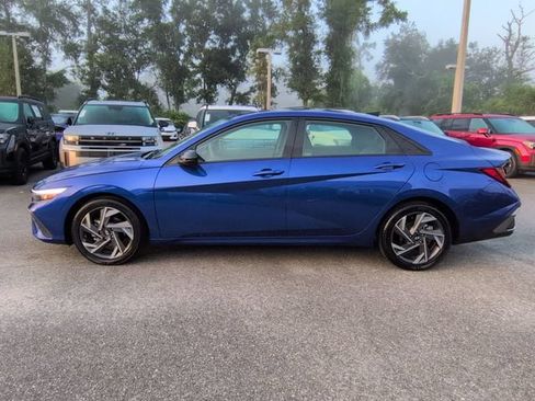 Certified 2025 Hyundai Elantra Sport FWD image 8