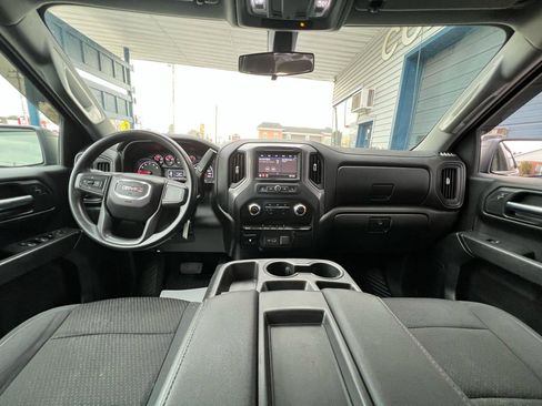 Used 2021 GMC Sierra 1500 4x4 Crew Cab w/ Sierra Value Package image 12