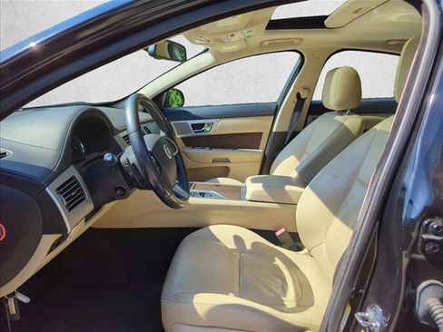 Used 2012 Jaguar XF RWD image 17