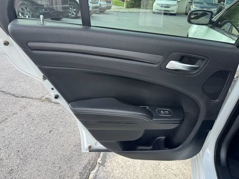 Used 2015 Chrysler 300 S w/ 300S Premium Group RWD image 28