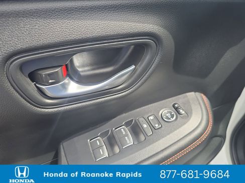 Used 2025 Honda HR-V Sport image 11
