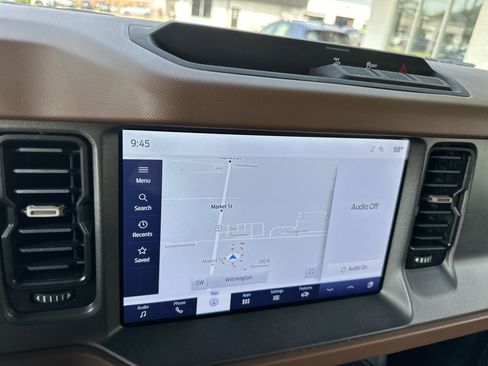 Used 2024 Ford Bronco Outer Banks AWD/4WD image 17