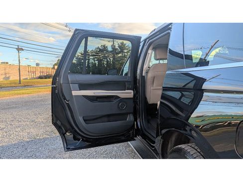 Used 2023 Ford Expedition Max Limited image 10