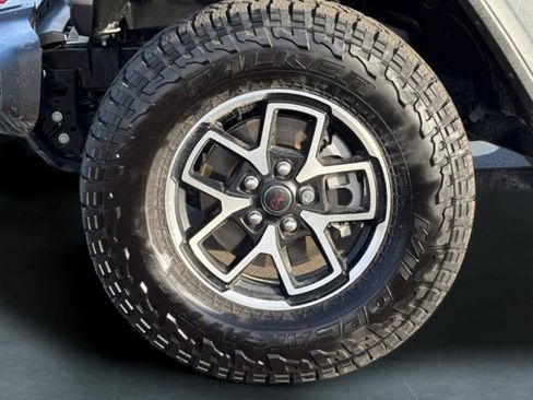 Used 2024 Jeep Gladiator Rubicon w/ Convenience Group image 29