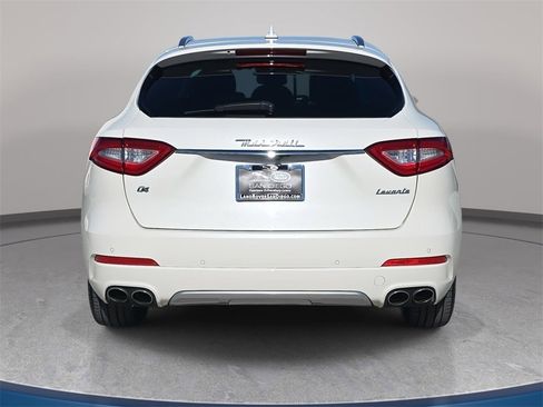 Used 2020 Maserati Levante GranLusso image 7