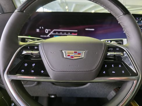 Used 2026 Cadillac Escalade ESV Platinum Sport w/ LPO, ONYX Package AWD/4WD image 25