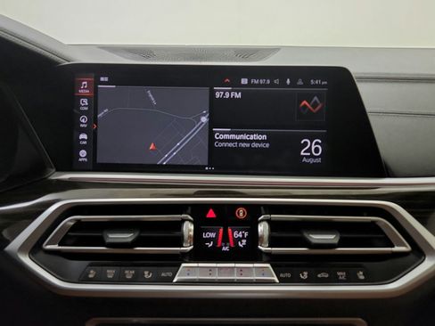 Used 2020 BMW X7 xDrive40i w/ Premium Package AWD/4WD image 25