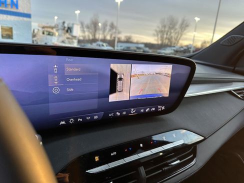 Used 2025 Buick Enclave Preferred image 31