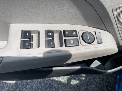 Used 2019 Hyundai Elantra SE FWD image 13