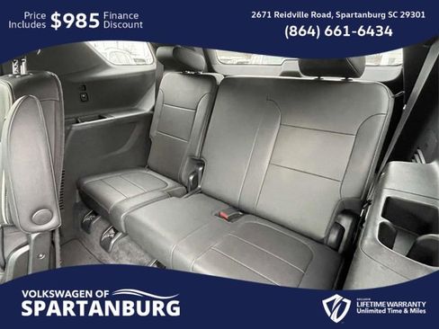 Used 2023 Chevrolet Traverse Premier image 12