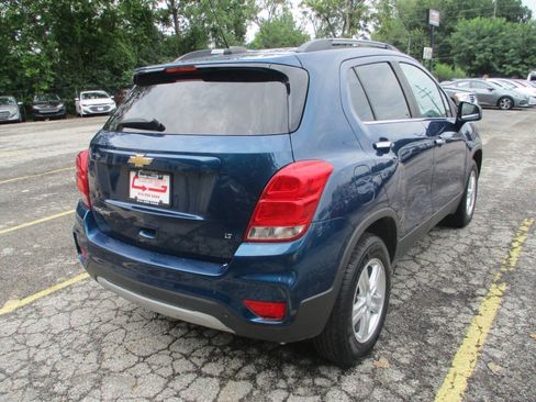 Used 2020 Chevrolet Trax LT w/ LT Convenience Package AWD/4WD image 3