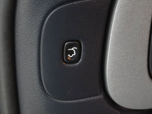 Used 2015 Jeep Cherokee Limited w/ Luxury Group AWD/4WD image 11