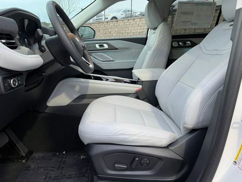 New 2026 Ford Explorer Platinum w/ LUX Leather Package image 3