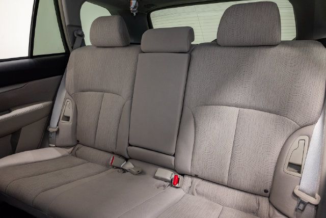 Used 2014 Subaru Outback 2.5i Premium AWD/4WD image 22