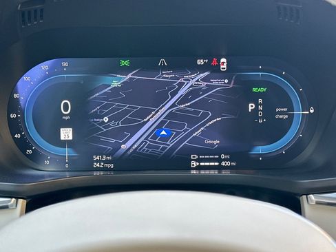 Certified 2025 Volvo XC60 T8 Plus w/ Protection Package Premier image 29