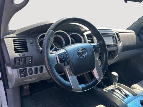 Used 2015 Toyota Tacoma PreRunner w/ TRD Sport Package RWD image 10