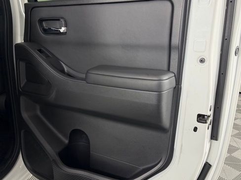 Used 2023 Nissan Frontier SV w/ Midnight Edition Package image 27