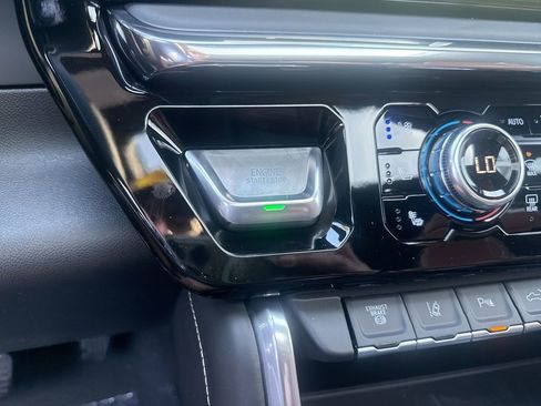 New 2026 GMC Sierra 3500 Denali Ultimate AWD/4WD image 17