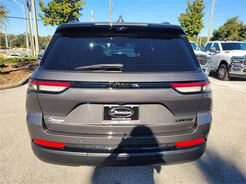 New 2025 Jeep Grand Cherokee Limited w/ Luxury Tech Group II image 11