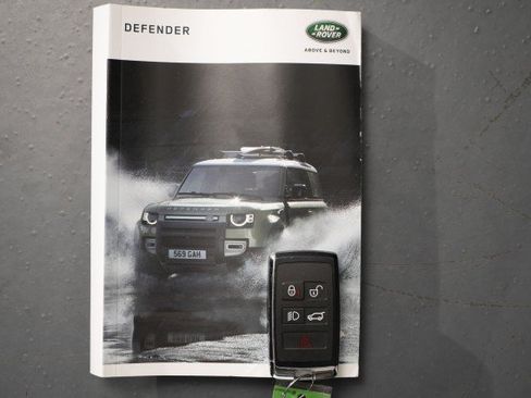 Used 2023 Land Rover Defender 130 X-Dynamic SE AWD/4WD image 63