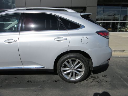 Used 2015 Lexus RX 450h AWD image 4
