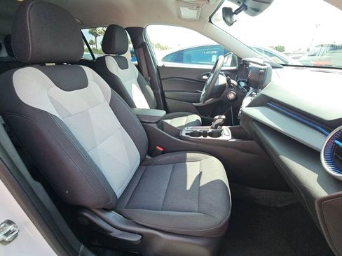 Used 2025 Chevrolet Trax LS FWD image 13