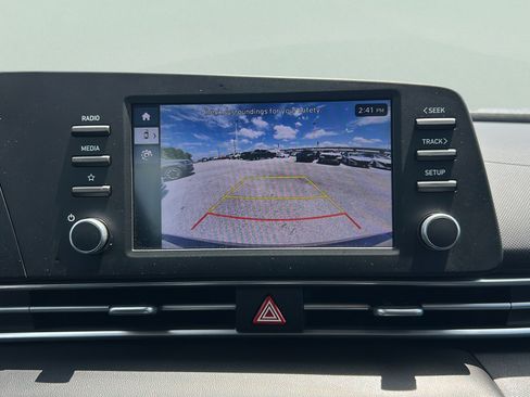 Used 2025 Hyundai Elantra SE FWD image 20