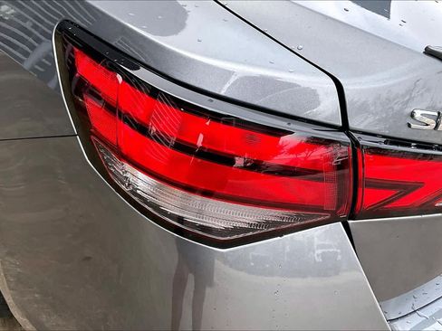 Certified 2025 Nissan Sentra SR image 28