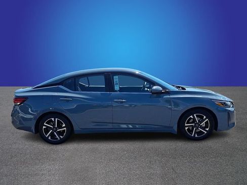 Used 2024 Nissan Sentra SV FWD image 4