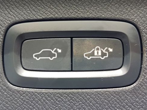 Certified 2023 Volvo XC90 B5 Core w/ Protection Package Premier image 34