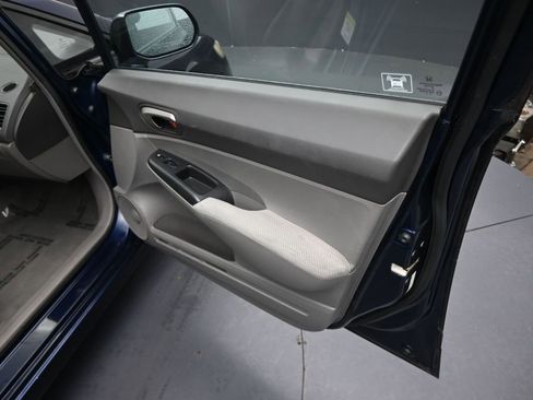 Used 2010 Honda Civic LX image 25