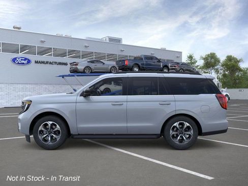 New 2026 Ford Expedition Active image 4