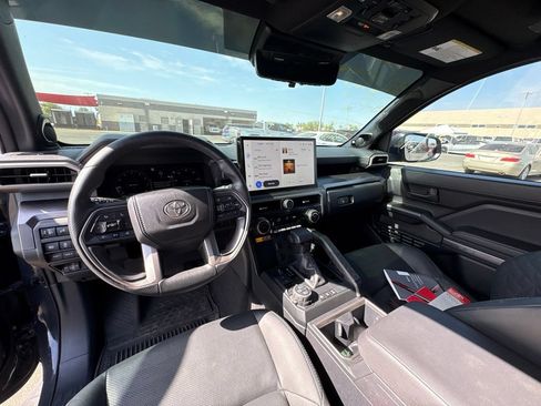 Used 2025 Toyota 4Runner TRD Off-Road Premium w/ Tow Technology Package AWD/4WD image 7