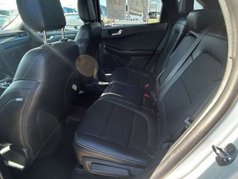 Certified 2025 Ford Escape SE w/ Class II Trailer Tow Package FWD image 15