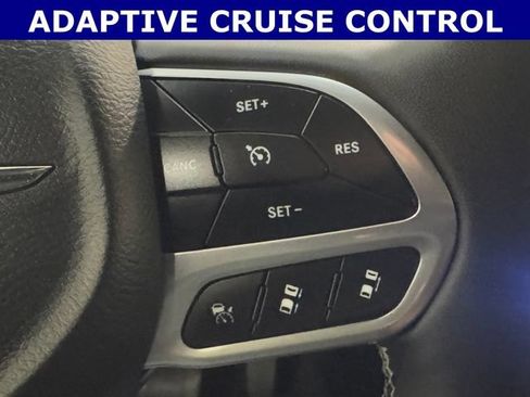 Used 2025 Chrysler Pacifica Select FWD image 18