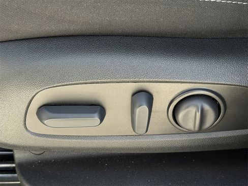 Certified 2024 Chevrolet Equinox LT image 26