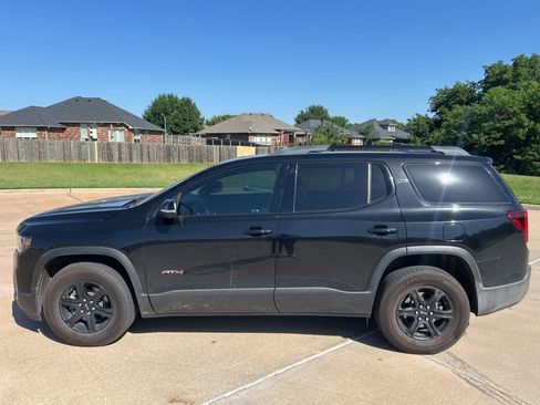 Used 2021 GMC Acadia AT4 w/ Technology Package AWD/4WD image 2
