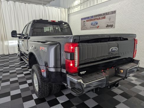 Used 2024 Ford F350 4x4 SuperCab DRW Super Duty image 14