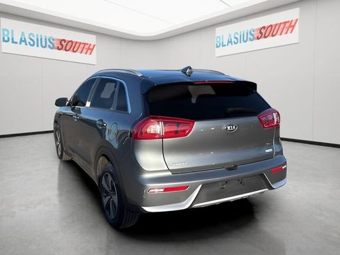 Used 2017 Kia Niro EX image 5