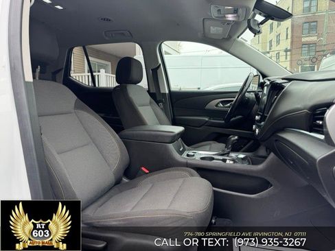 Used 2019 Chevrolet Traverse LT image 18