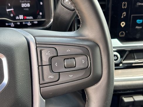 Used 2025 GMC Sierra 1500 SLT AWD/4WD image 19