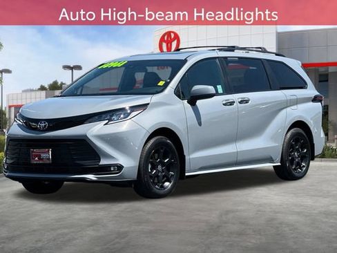 Used 2026 Toyota Sienna XLE Woodland Edition AWD/4WD image 11