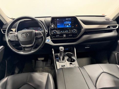 Used 2022 Toyota Highlander XLE image 34