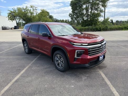 New 2026 Chevrolet Traverse LT w/ Driver Confidence Package AWD/4WD image 3