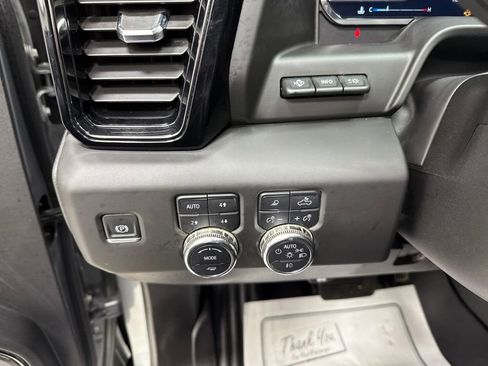Used 2025 GMC Sierra 2500 AT4X image 22