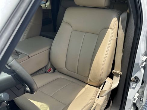 Used 2011 Ford F150 Lariat w/ Lariat Chrome Pkg RWD image 16