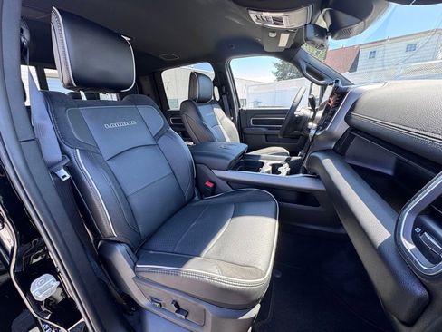Used 2025 RAM 3500 Limited AWD/4WD image 19