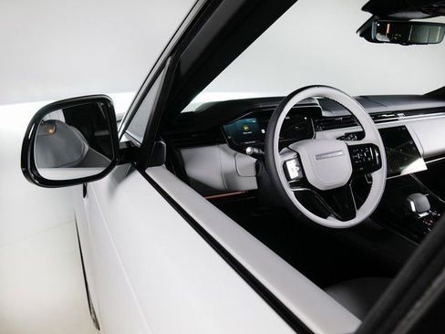 New 2026 Land Rover Range Rover Sport Dynamic SE AWD/4WD image 24