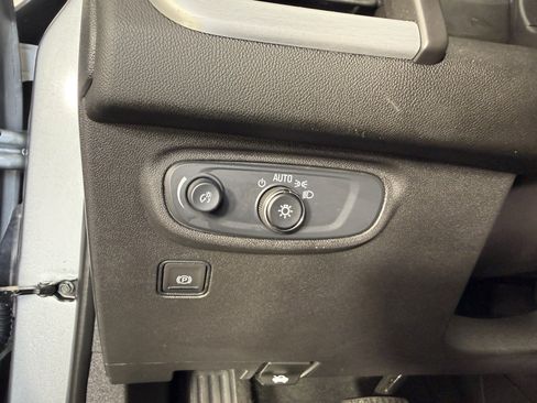 Used 2024 GMC Terrain SLE AWD/4WD image 21